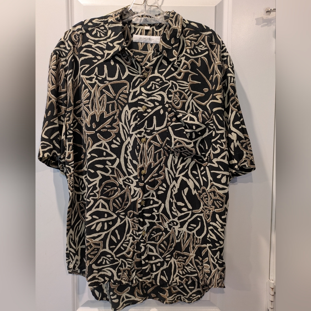 Vintage AXIS 100% Silk Button Down Shirt Abstract Hawaiian Print Size L